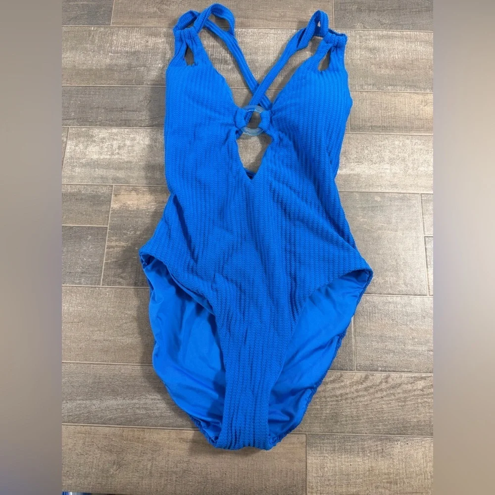 NEW BECCA Line In the Sand One Piece